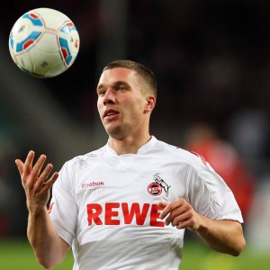 开云官方网站-纳达尔巅峰对决再现，西亚卡姆40分钟激战澳大利亚队，回归赛场胜负难料！纳达尔与西亚卡姆，回归赛场的巅峰激战